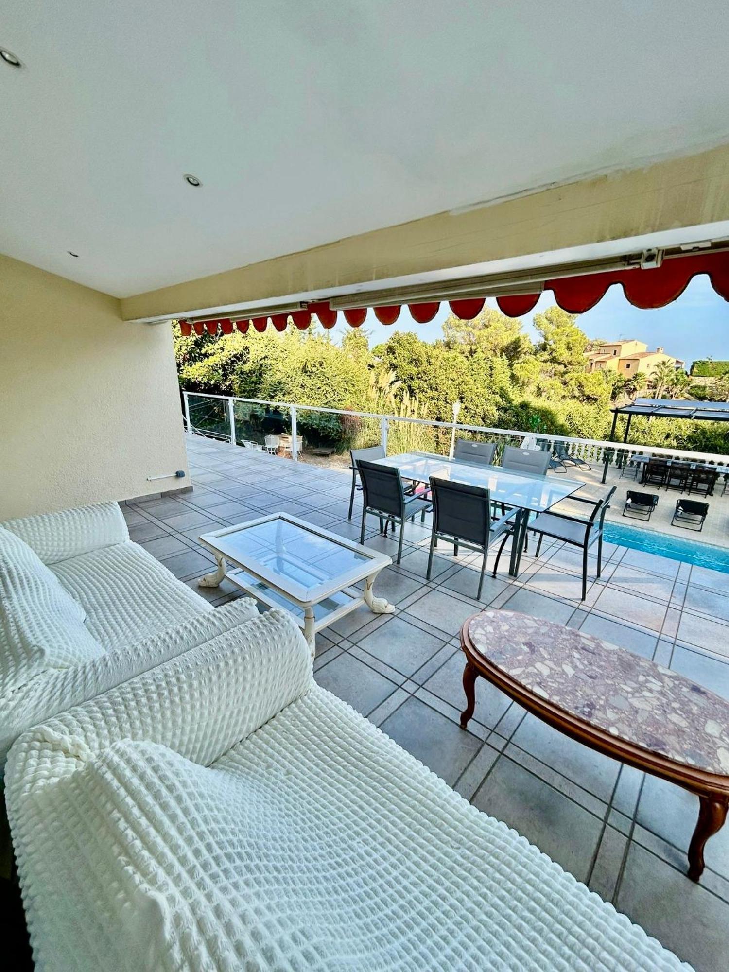 Avec Piscine Villa *