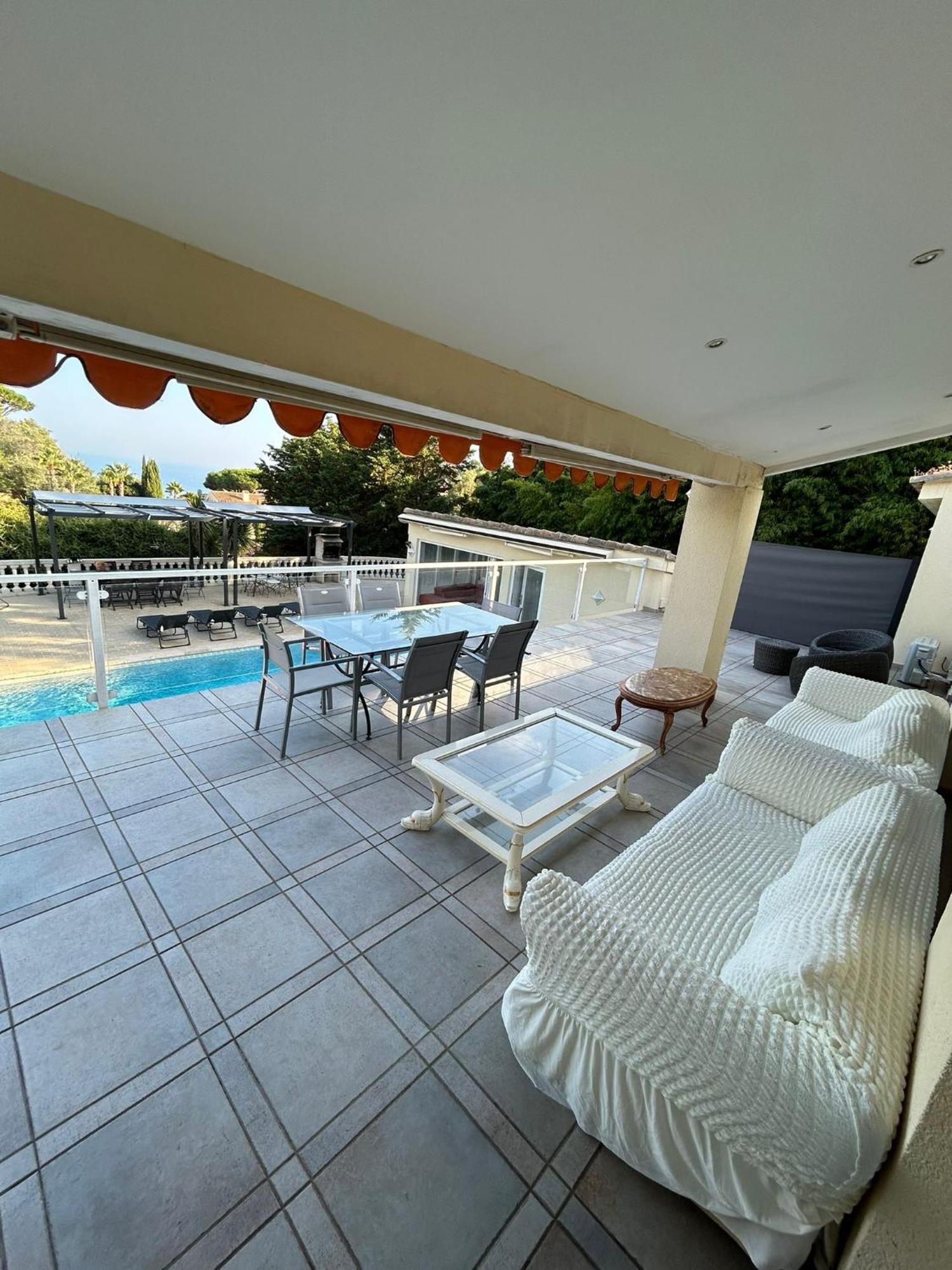 Avec Piscine Cannes